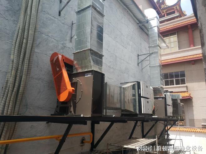 尊龙人生就是博d88，餐饮店如何利用油烟净化器赢得客户的赞誉