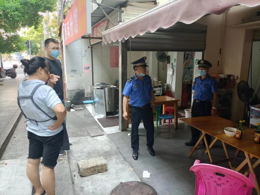 尊龙人生就是博d88，伍家岭街道陡岭社区：加强油烟净化治理优化营商环境护蓝天